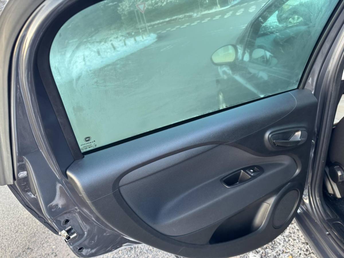Fiat Punto Fiat Punto Evo 0.9 TwinAir Sempre 5 deurs onderh aanwezig