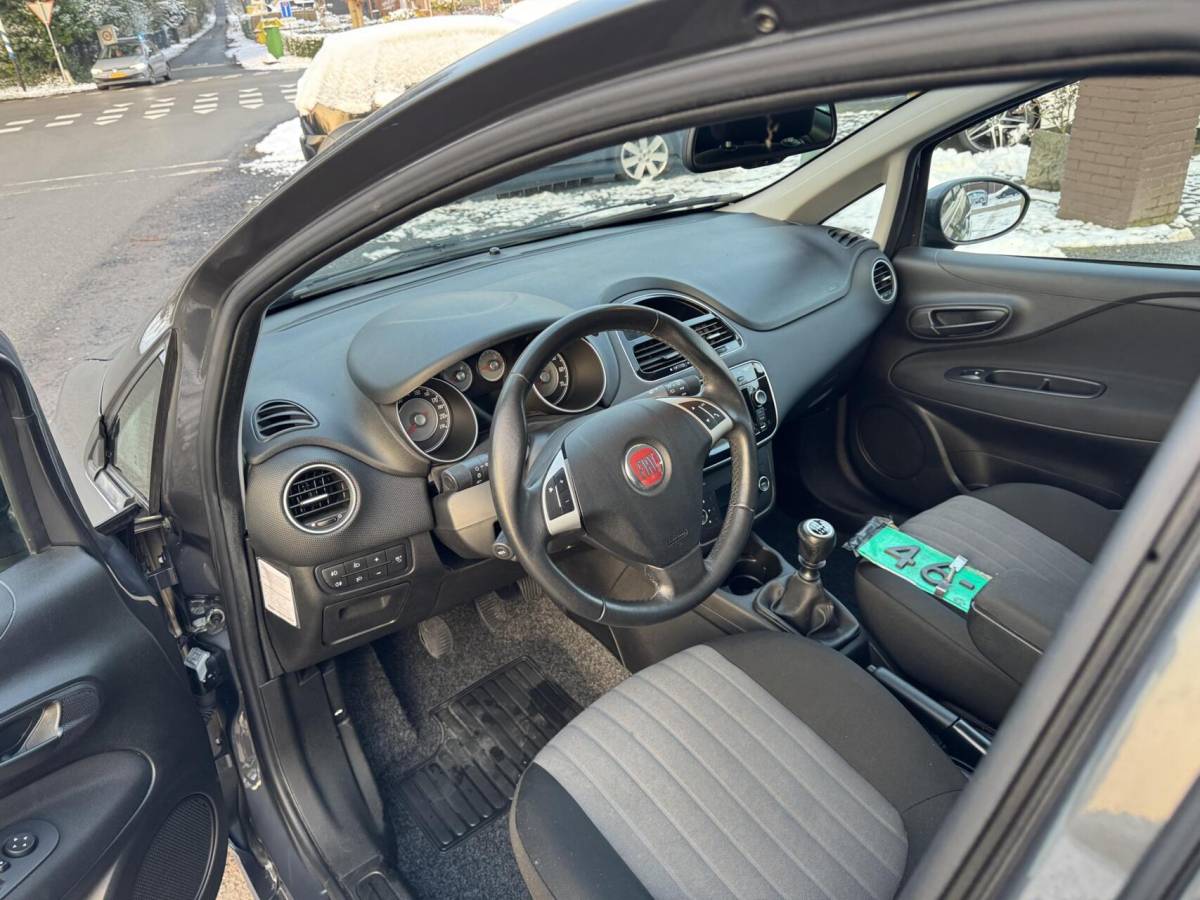 Fiat Punto Fiat Punto Evo 0.9 TwinAir Sempre 5 deurs onderh aanwezig