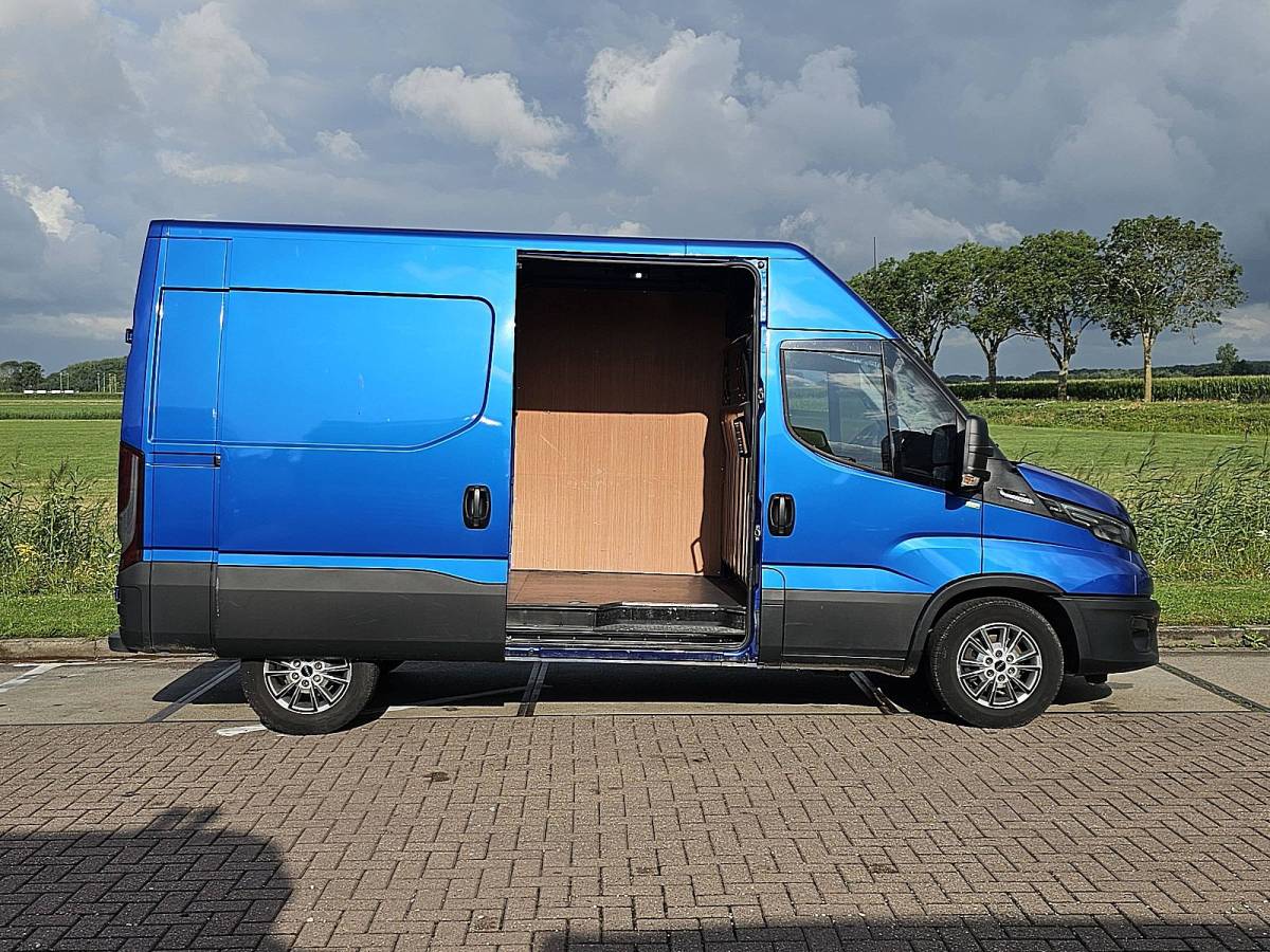Iveco Daily IVECO DAILY 35S18 l2h2 3.0ltr automaat
