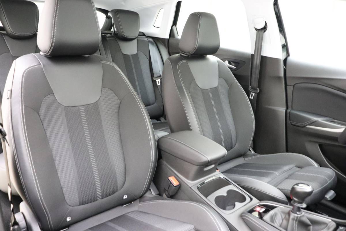 Opel Grandland Opel Grandland 1.2 Turbo GS 130pk | Navigatie via APP | Climate Control | Stoel – Stuurverwarming | Parkeersensoren | Lichtmetalen Velgen | AGR Stoelen
