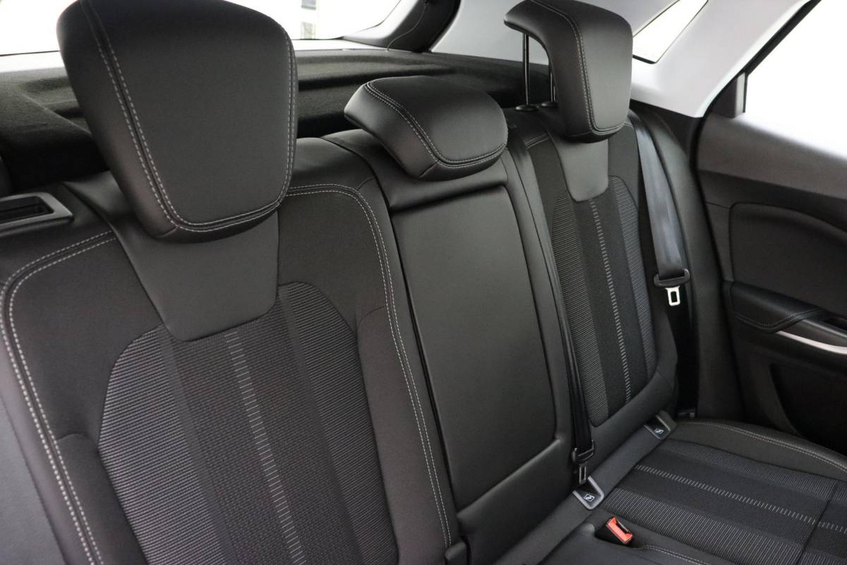 Opel Grandland Opel Grandland 1.2 Turbo GS 130pk | Navigatie via APP | Climate Control | Stoel – Stuurverwarming | Parkeersensoren | Lichtmetalen Velgen | AGR Stoelen
