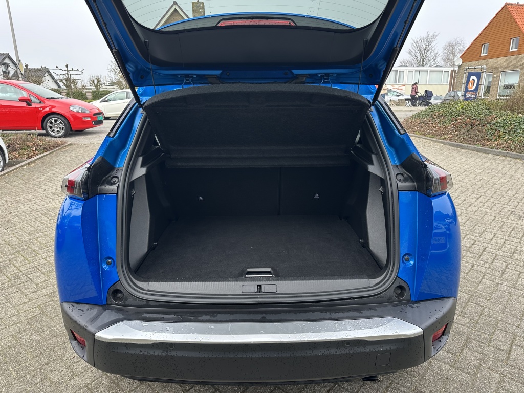 Peugeot 2008 Peugeot 2008 1.2 Allure | CarPlay | Cruise | Climate | All Season