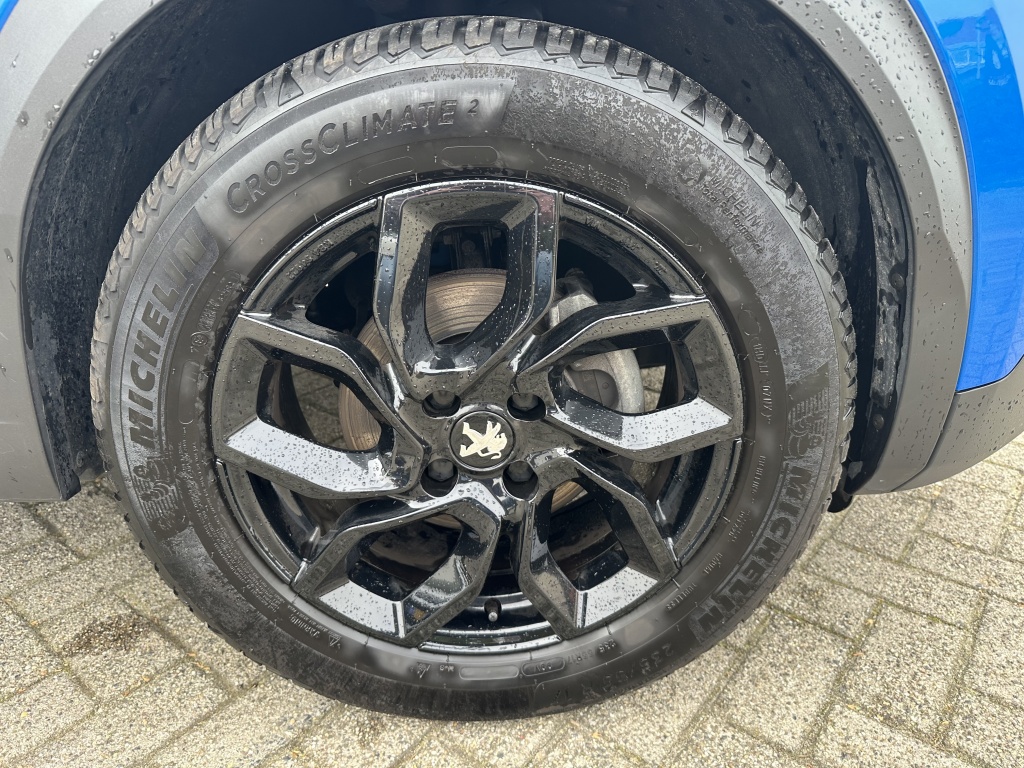 Peugeot 2008 Peugeot 2008 1.2 Allure | CarPlay | Cruise | Climate | All Season