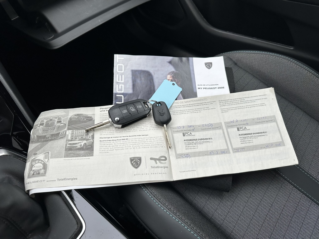 Peugeot 2008 Peugeot 2008 1.2 Allure | CarPlay | Cruise | Climate | All Season
