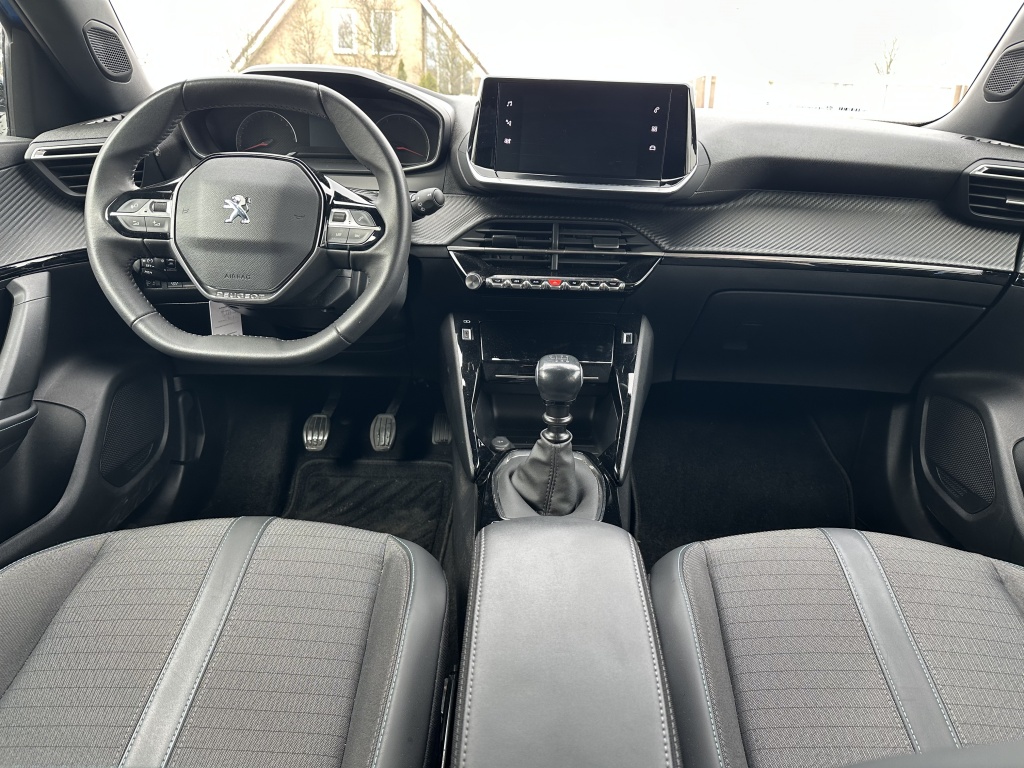 Peugeot 2008 Peugeot 2008 1.2 Allure | CarPlay | Cruise | Climate | All Season