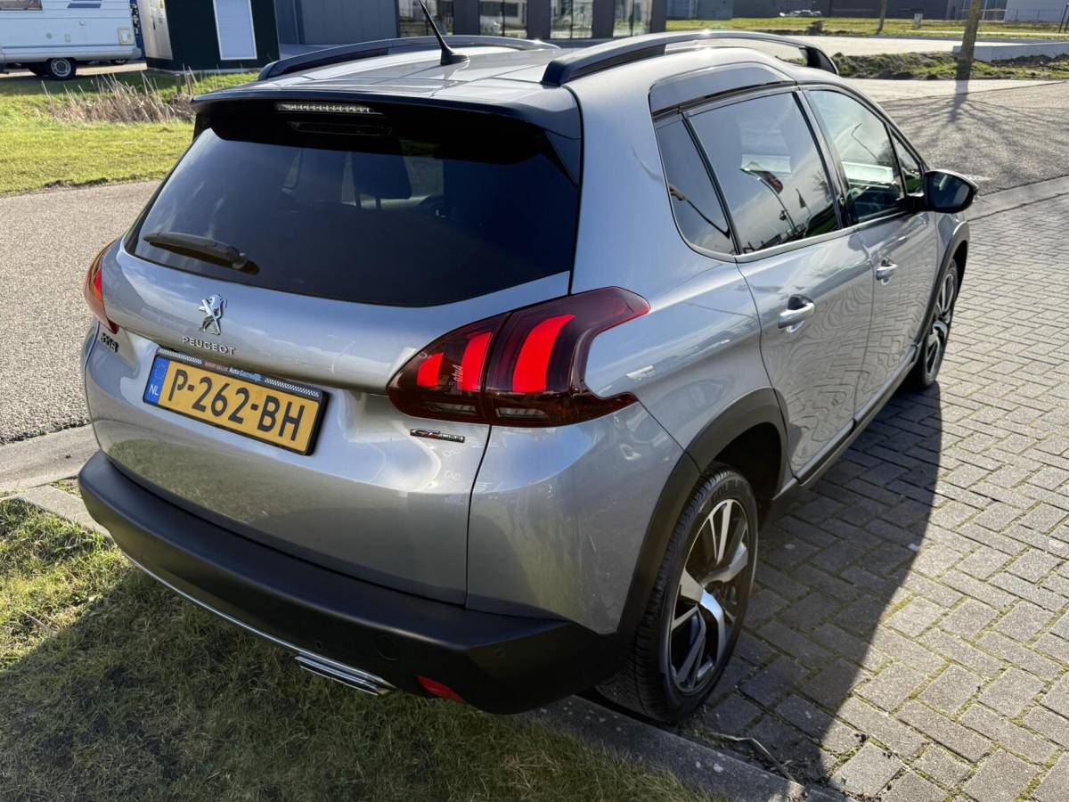 Peugeot 2008 Peugeot 2008 1.2 PureTech Active AUTOMAAT Gt Line 1/2 leder