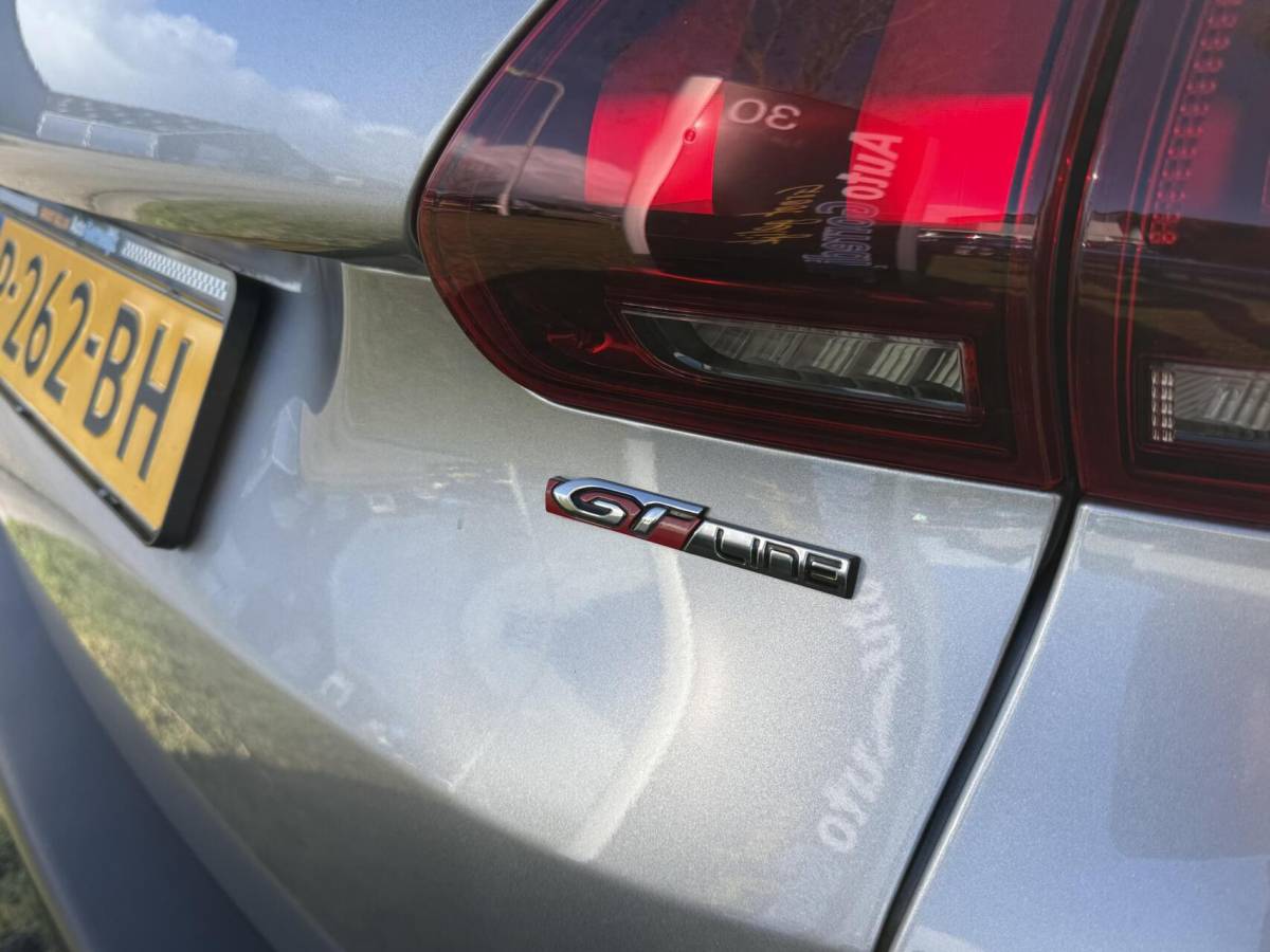 Peugeot 2008 Peugeot 2008 1.2 PureTech Active AUTOMAAT Gt Line 1/2 leder