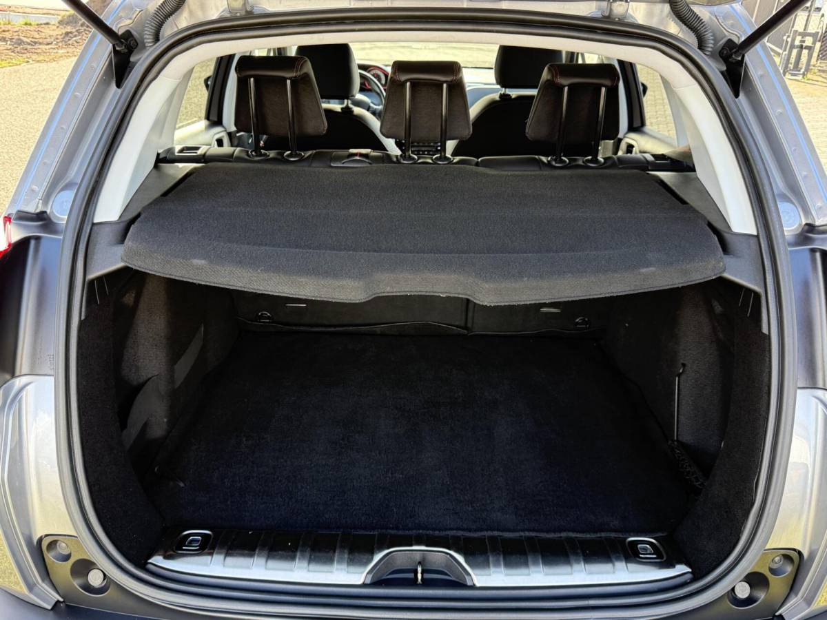 Peugeot 2008 Peugeot 2008 1.2 PureTech Active AUTOMAAT Gt Line 1/2 leder