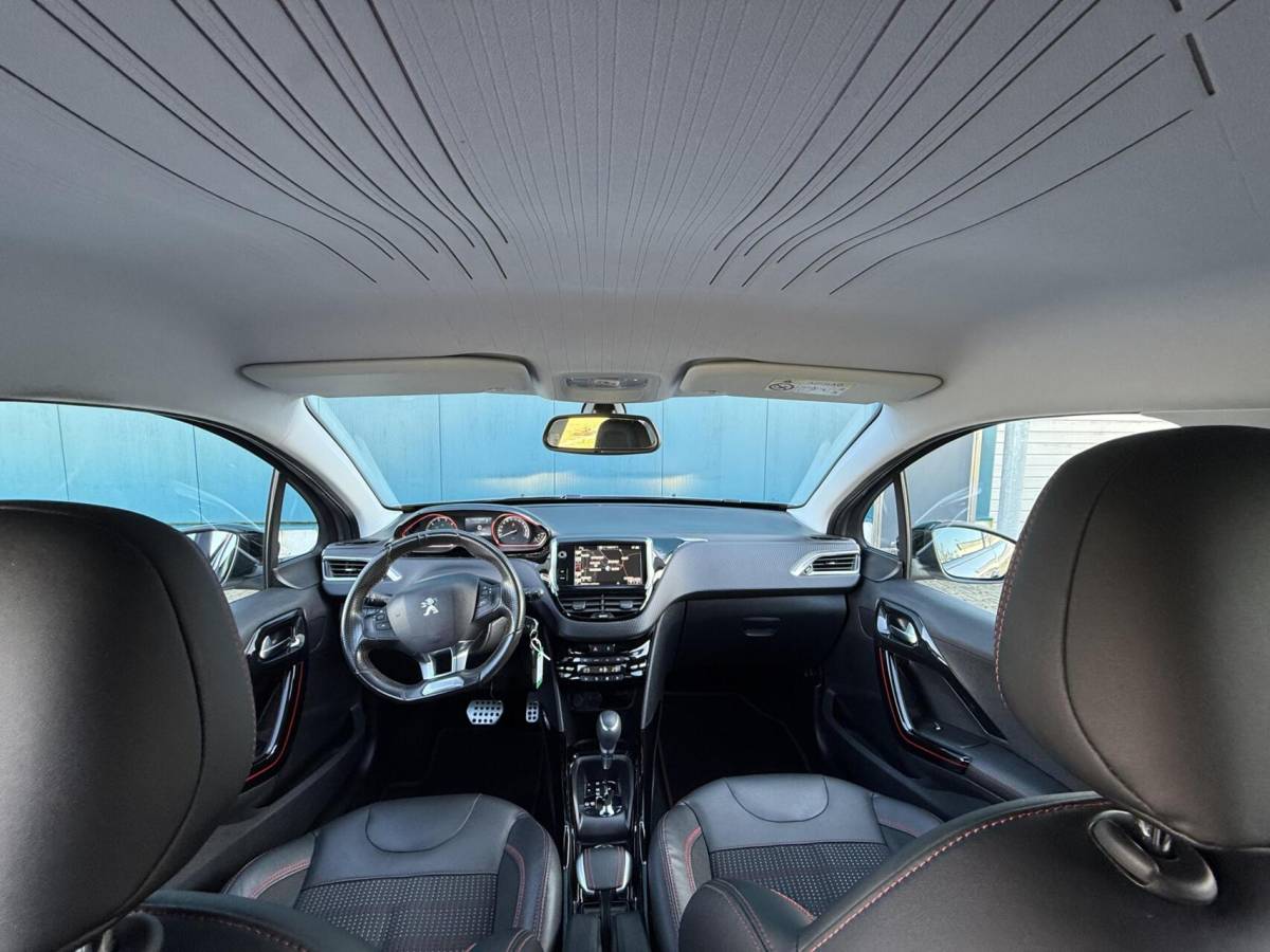 Peugeot 2008 Peugeot 2008 1.2 PureTech Active AUTOMAAT Gt Line 1/2 leder