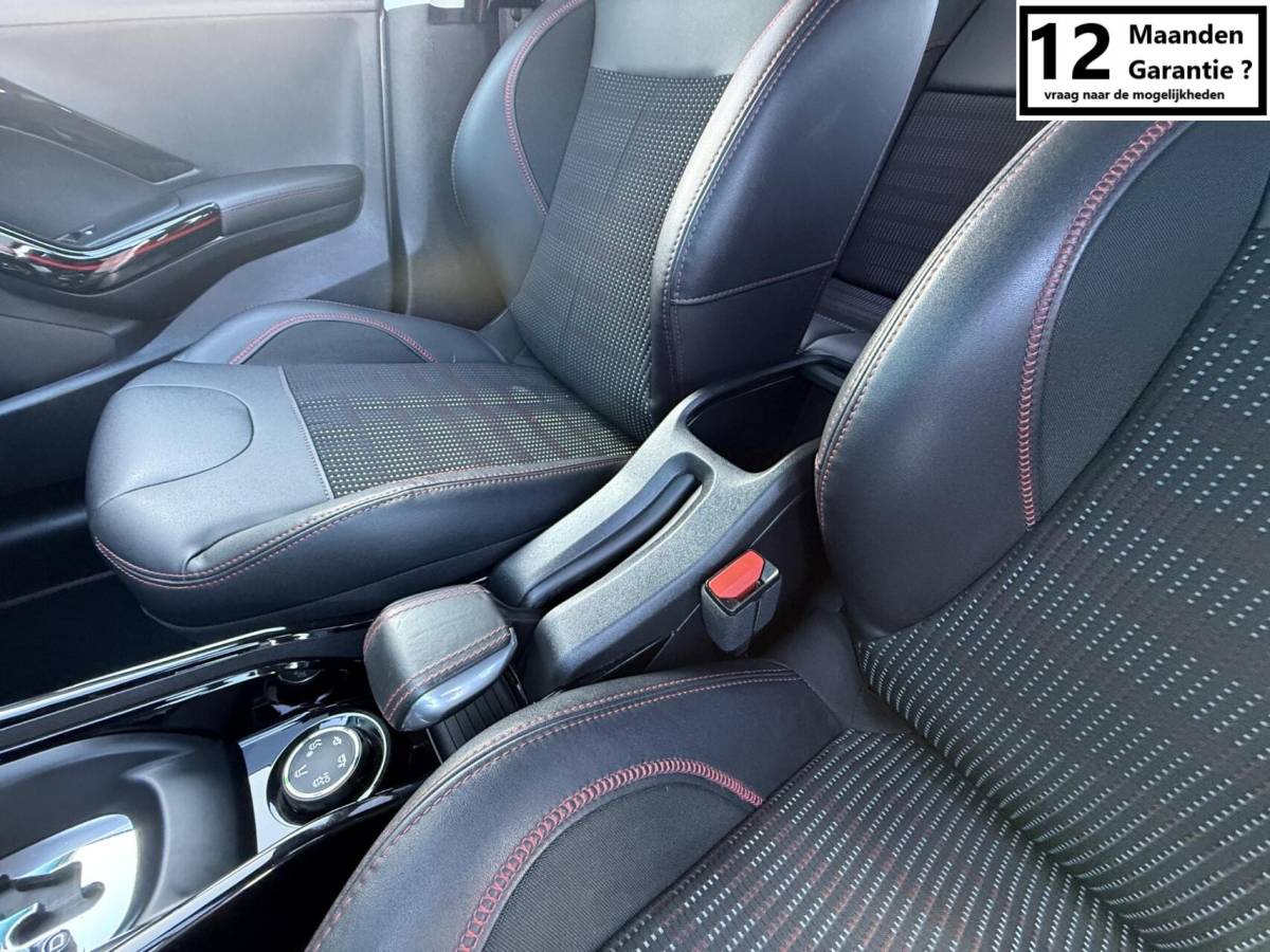 Peugeot 2008 Peugeot 2008 1.2 PureTech Active AUTOMAAT Gt Line 1/2 leder