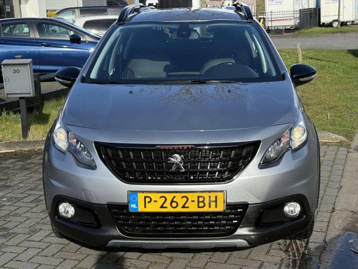 Peugeot 2008 Peugeot 2008 1.2 PureTech Active AUTOMAAT Gt Line 1/2 leder