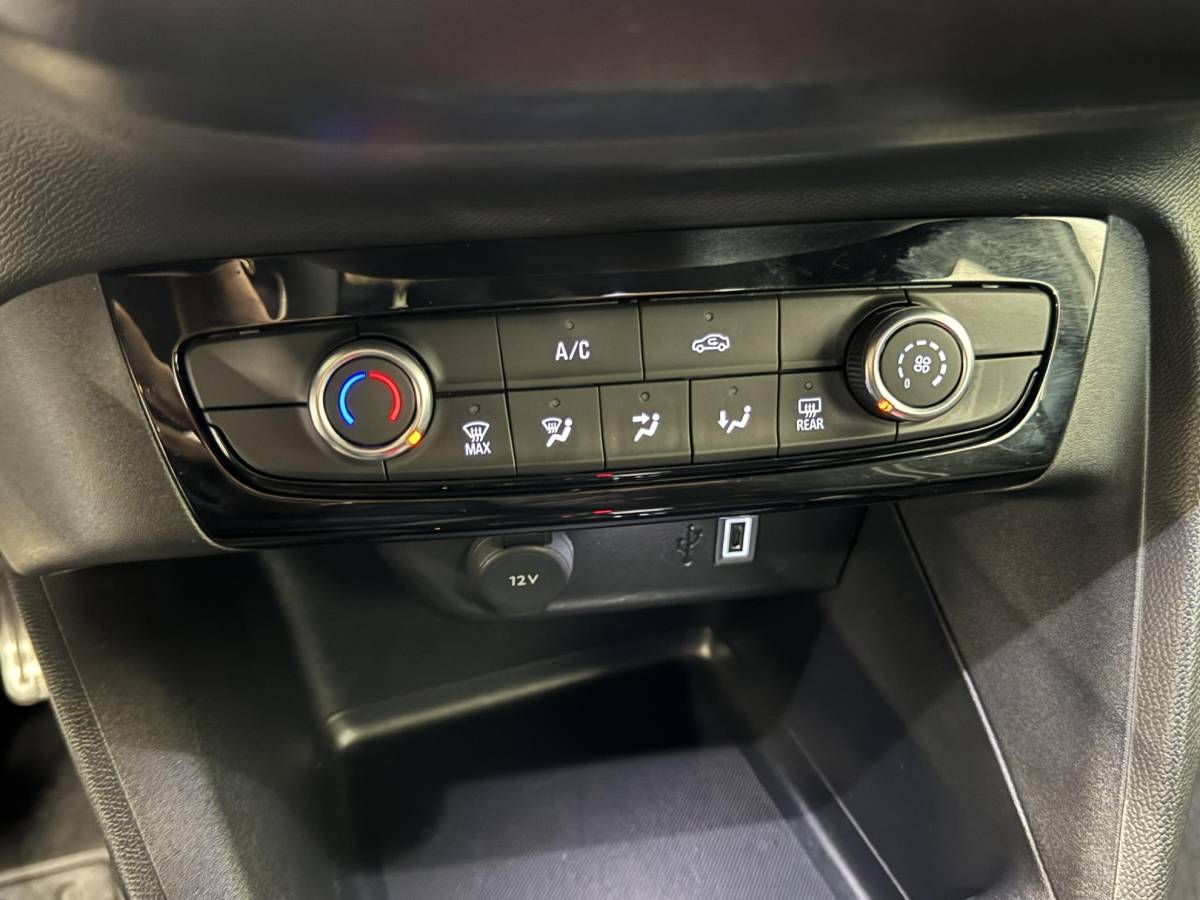 Opel Corsa Opel Corsa 1.2 Turbo Hybrid 100pk GS Automaat Navigatie Apple Carplay/Android Auto Camera Parkeersensoren Cruise Control Dodehoek assistent Airco Lichtmetalen velgen Virtual Cockpit Getinte ramen