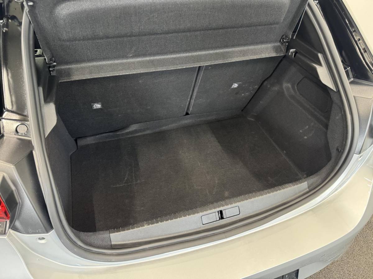 Opel Corsa Opel Corsa 1.2 Turbo Hybrid 100pk GS Automaat Navigatie Apple Carplay/Android Auto Camera Parkeersensoren Cruise Control Dodehoek assistent Airco Lichtmetalen velgen Virtual Cockpit Getinte ramen