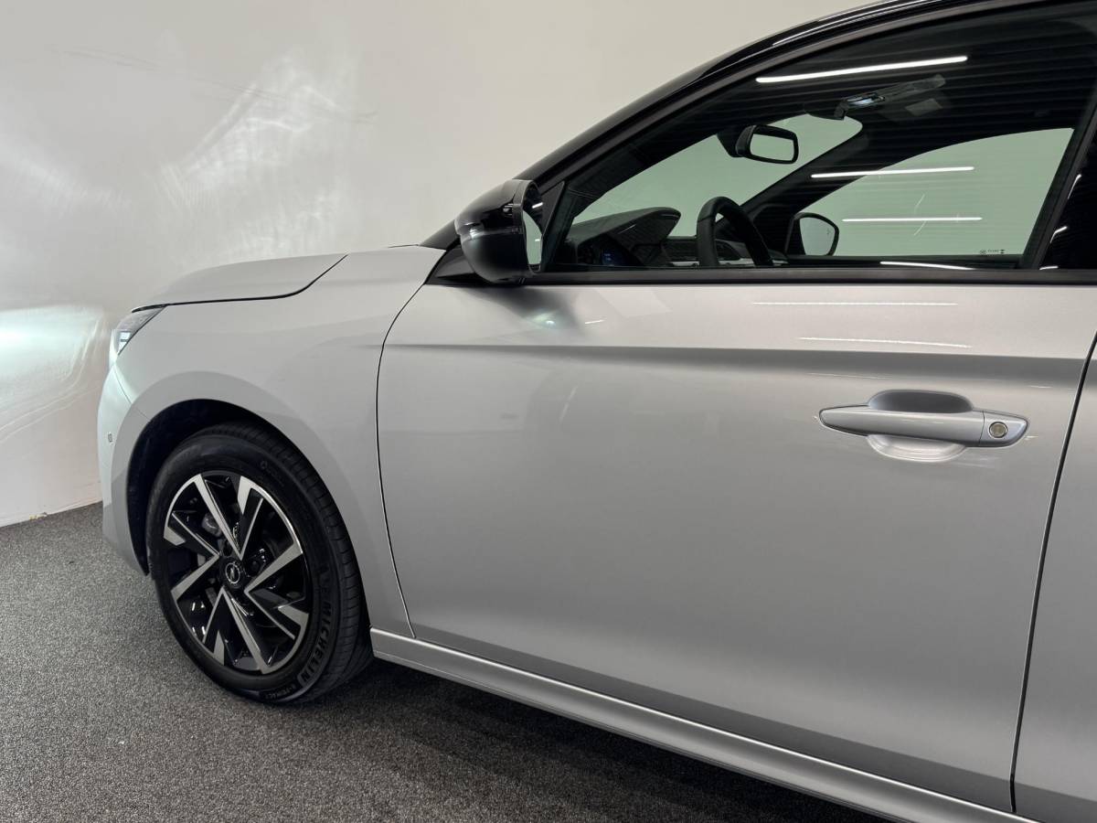 Opel Corsa Opel Corsa 1.2 Turbo Hybrid 100pk GS Automaat Navigatie Apple Carplay/Android Auto Camera Parkeersensoren Cruise Control Dodehoek assistent Airco Lichtmetalen velgen Virtual Cockpit Getinte ramen