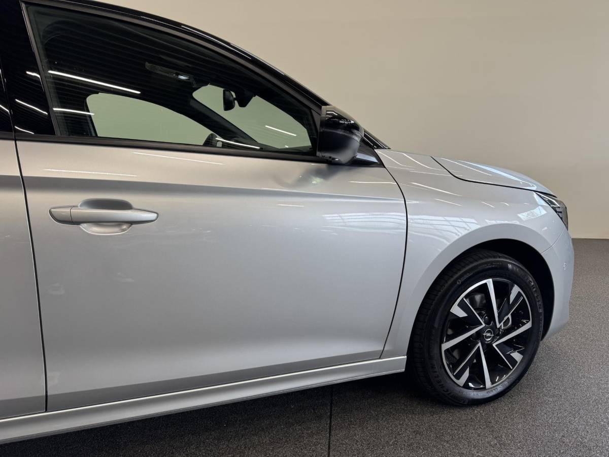 Opel Corsa Opel Corsa 1.2 Turbo Hybrid 100pk GS Automaat Navigatie Apple Carplay/Android Auto Camera Parkeersensoren Cruise Control Dodehoek assistent Airco Lichtmetalen velgen Virtual Cockpit Getinte ramen