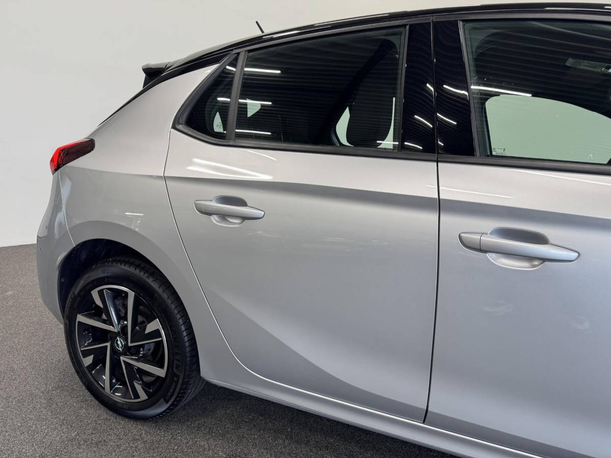 Opel Corsa Opel Corsa 1.2 Turbo Hybrid 100pk GS Automaat Navigatie Apple Carplay/Android Auto Camera Parkeersensoren Cruise Control Dodehoek assistent Airco Lichtmetalen velgen Virtual Cockpit Getinte ramen