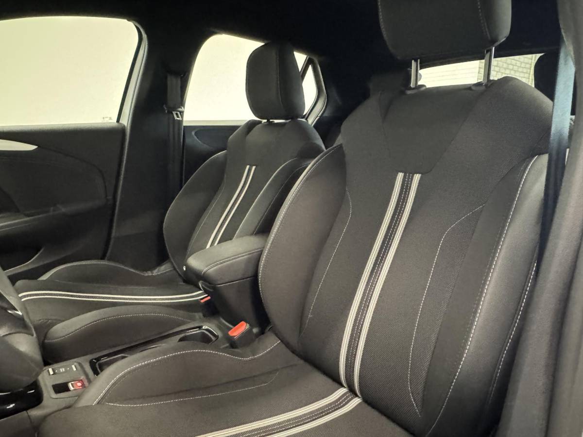 Opel Corsa Opel Corsa 1.2 Turbo Hybrid 100pk GS Automaat Navigatie Apple Carplay/Android Auto Camera Parkeersensoren Cruise Control Dodehoek assistent Airco Lichtmetalen velgen Virtual Cockpit Getinte ramen