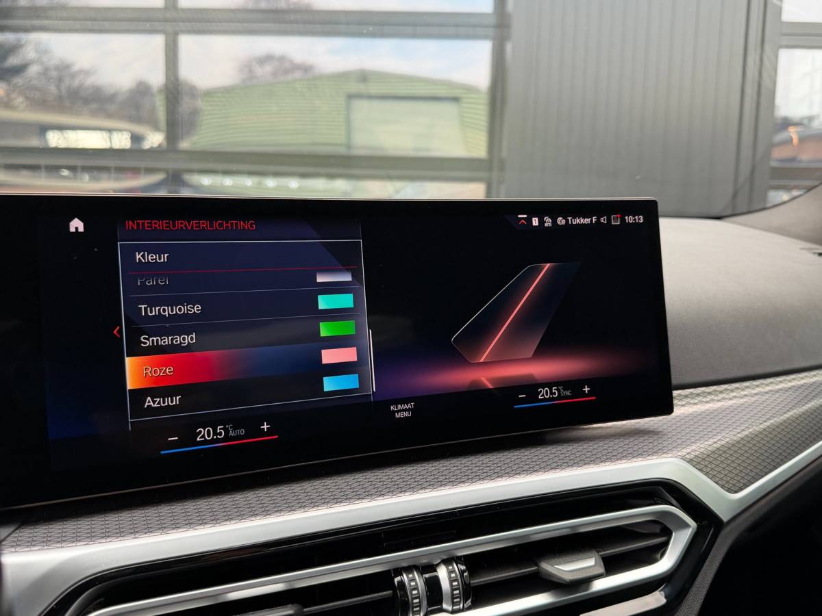BMW 3 Serie BMW 3-Serie 320i M-Sport Shadowline Harman Kardon LCI