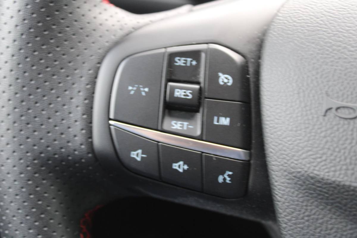 Ford Kuga Ford Kuga 2.5 FHEV ST-Line 190pk | Winterpack | Achteruitrijcamera | SYNC 4 Navigatie | All Weatherbanden | Geen stekker nodig