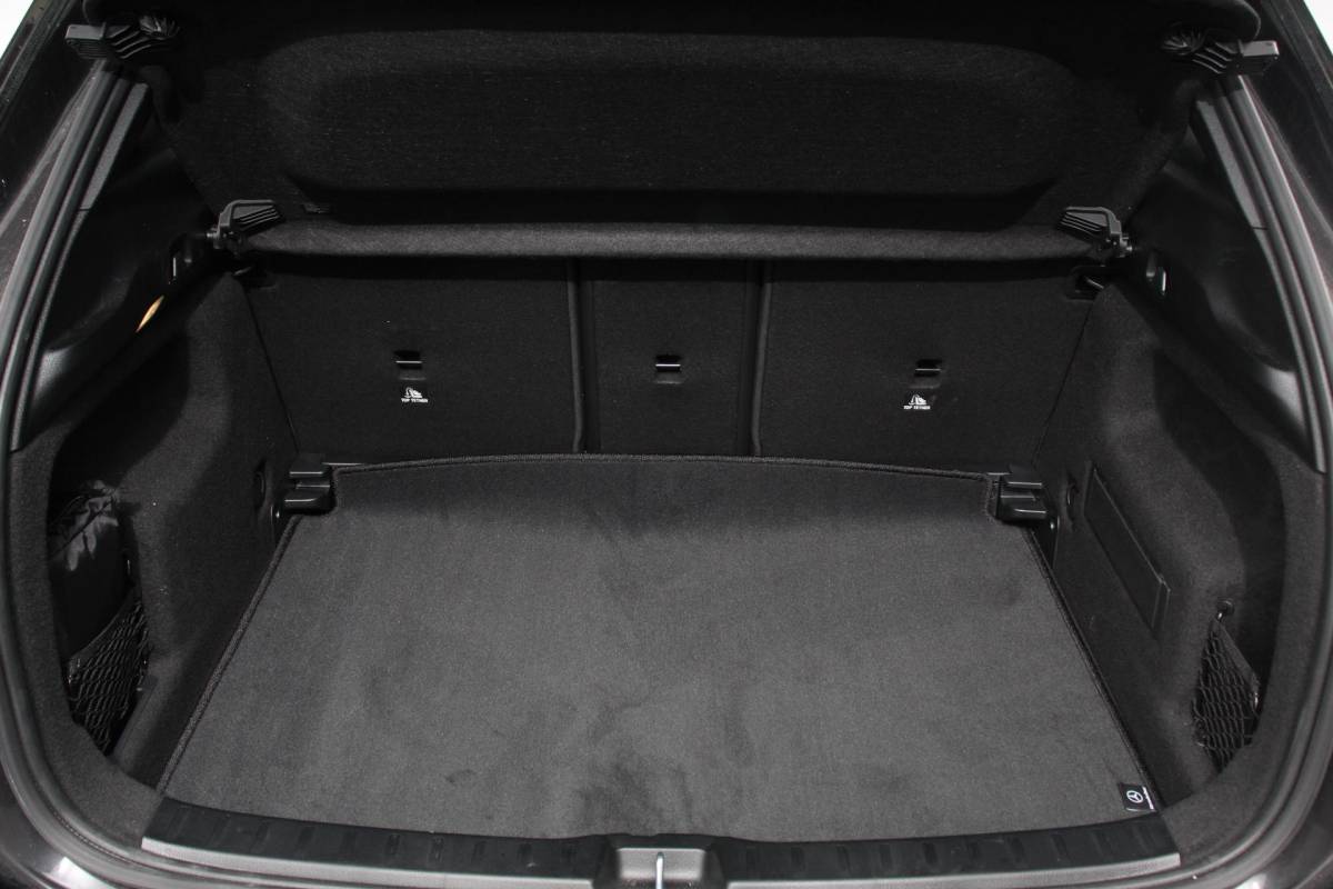 Mercedes-Benz GLA Mercedes-Benz GLA-klasse 200 163pk Automaat Progressive Navigatie Climate Control Camera Parkeer sensoren Stoelverwarming DAB Lichtmetalen velgen 18″ Electrisch bedienbare achterklep