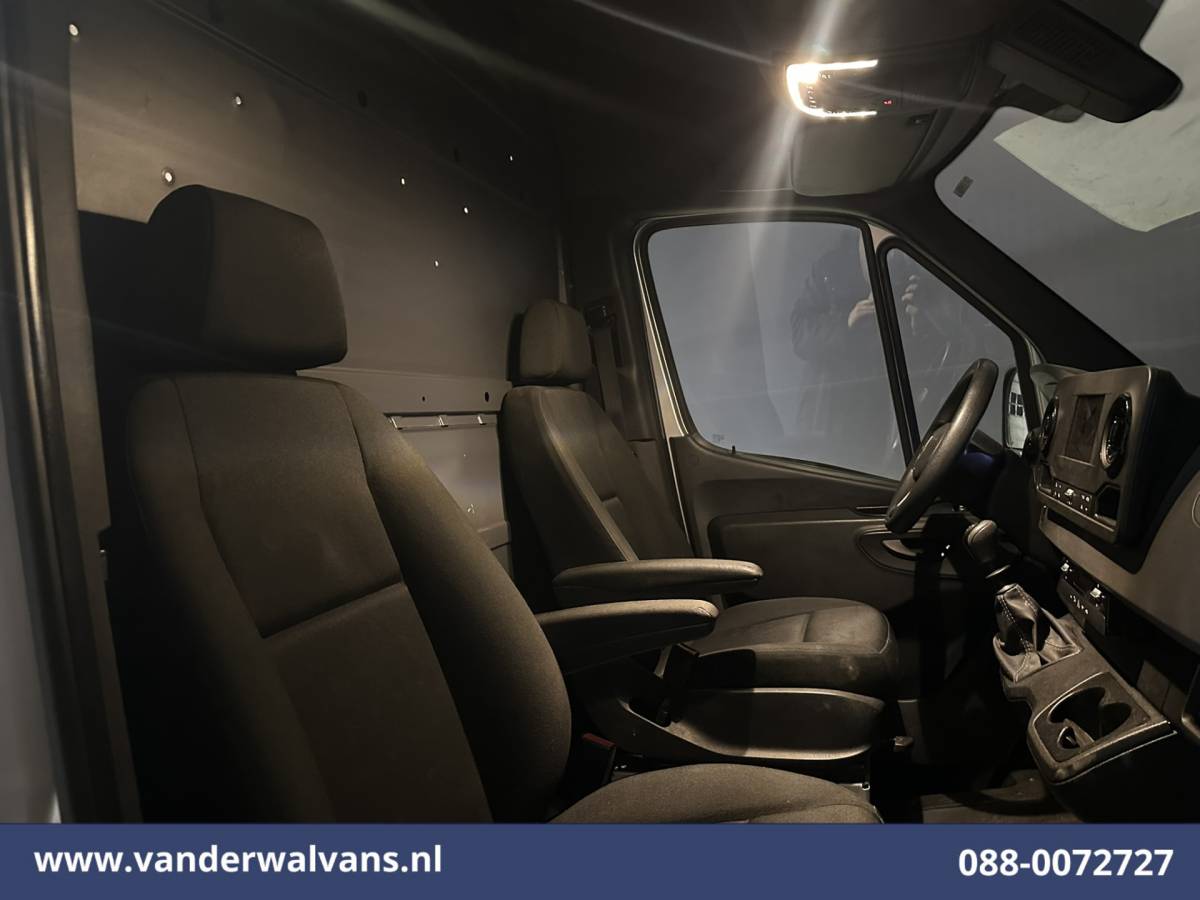 Mercedes-Benz Sprinter Mercedes-Benz Sprinter 314 CDI 143pk L3H2 Euro6 Airco | Camera | Navigatie | Apple Carplay | Android Auto Parkeersensoren