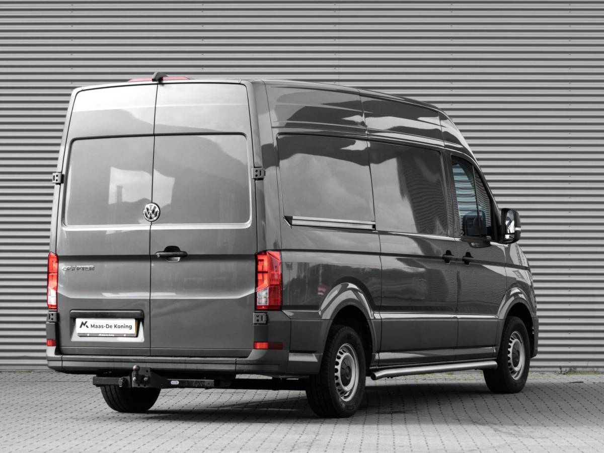 Volkswagen Crafter Volkswagen Crafter 30 2.0 TDI 140pk DSG L3H3 Trendline · Camera · Trekhaak · Side Bars · Cruise Control · Apple/Android Car Play · DAB Radio · Garantie t/m 04-09-2028 of 120.000km