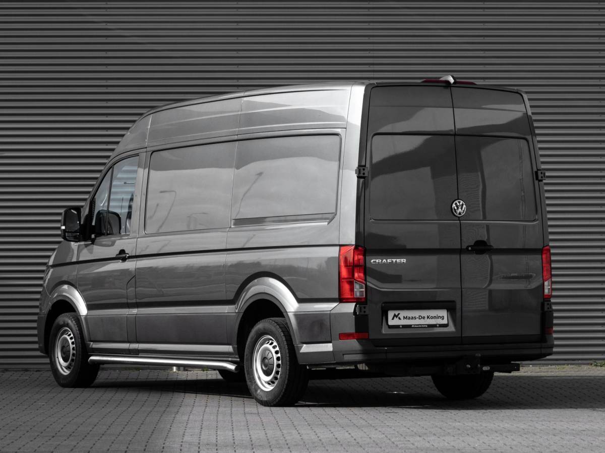 Volkswagen Crafter Volkswagen Crafter 30 2.0 TDI 140pk DSG L3H3 Trendline · Camera · Trekhaak · Side Bars · Cruise Control · Apple/Android Car Play · DAB Radio · Garantie t/m 04-09-2028 of 120.000km