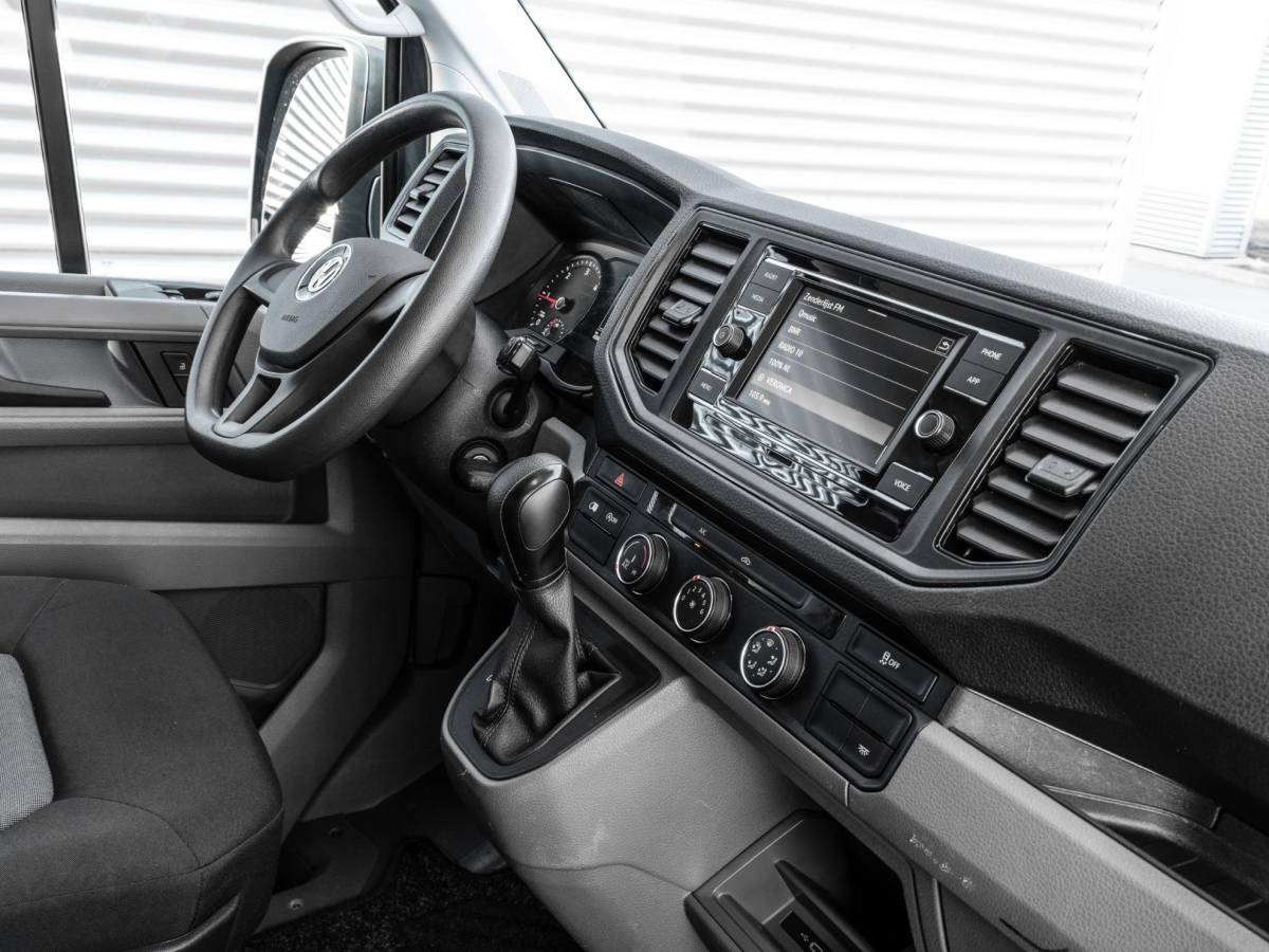 Volkswagen Crafter Volkswagen Crafter 30 2.0 TDI 140pk DSG L3H3 Trendline · Camera · Trekhaak · Side Bars · Cruise Control · Apple/Android Car Play · DAB Radio · Garantie t/m 04-09-2028 of 120.000km