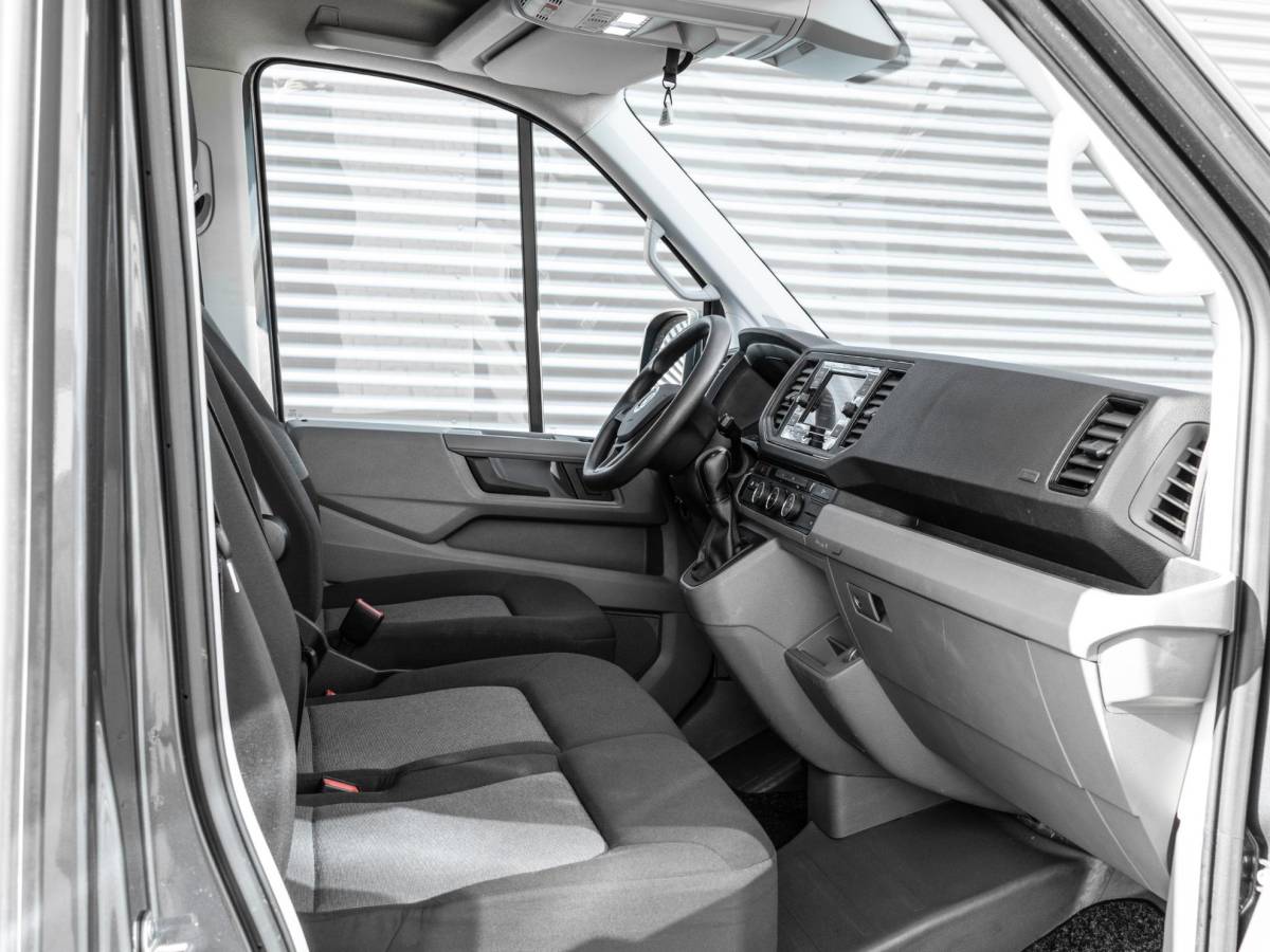 Volkswagen Crafter Volkswagen Crafter 30 2.0 TDI 140pk DSG L3H3 Trendline · Camera · Trekhaak · Side Bars · Cruise Control · Apple/Android Car Play · DAB Radio · Garantie t/m 04-09-2028 of 120.000km