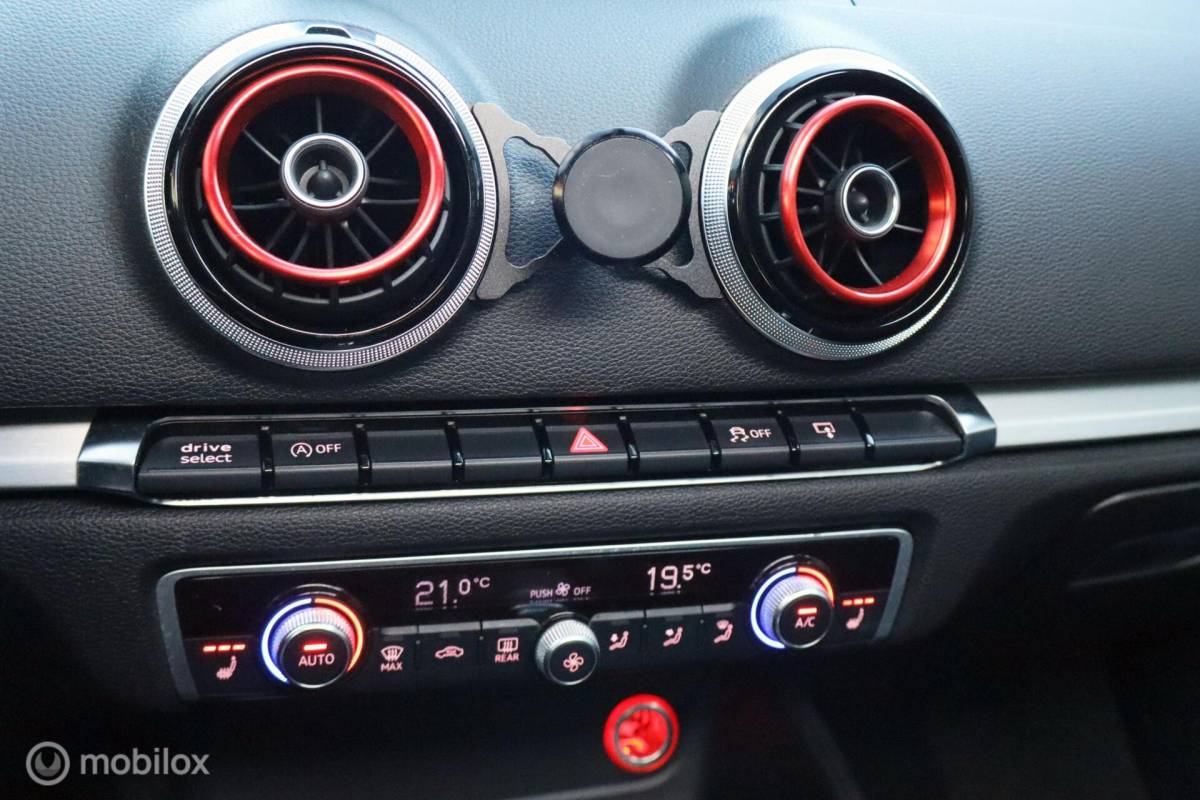 Audi S3 Audi S3 2.0 TFSI aut quattro 300pk Pro Line + | pano | LED