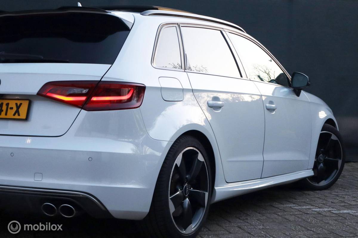 Audi S3 Audi S3 2.0 TFSI aut quattro 300pk Pro Line + | pano | LED