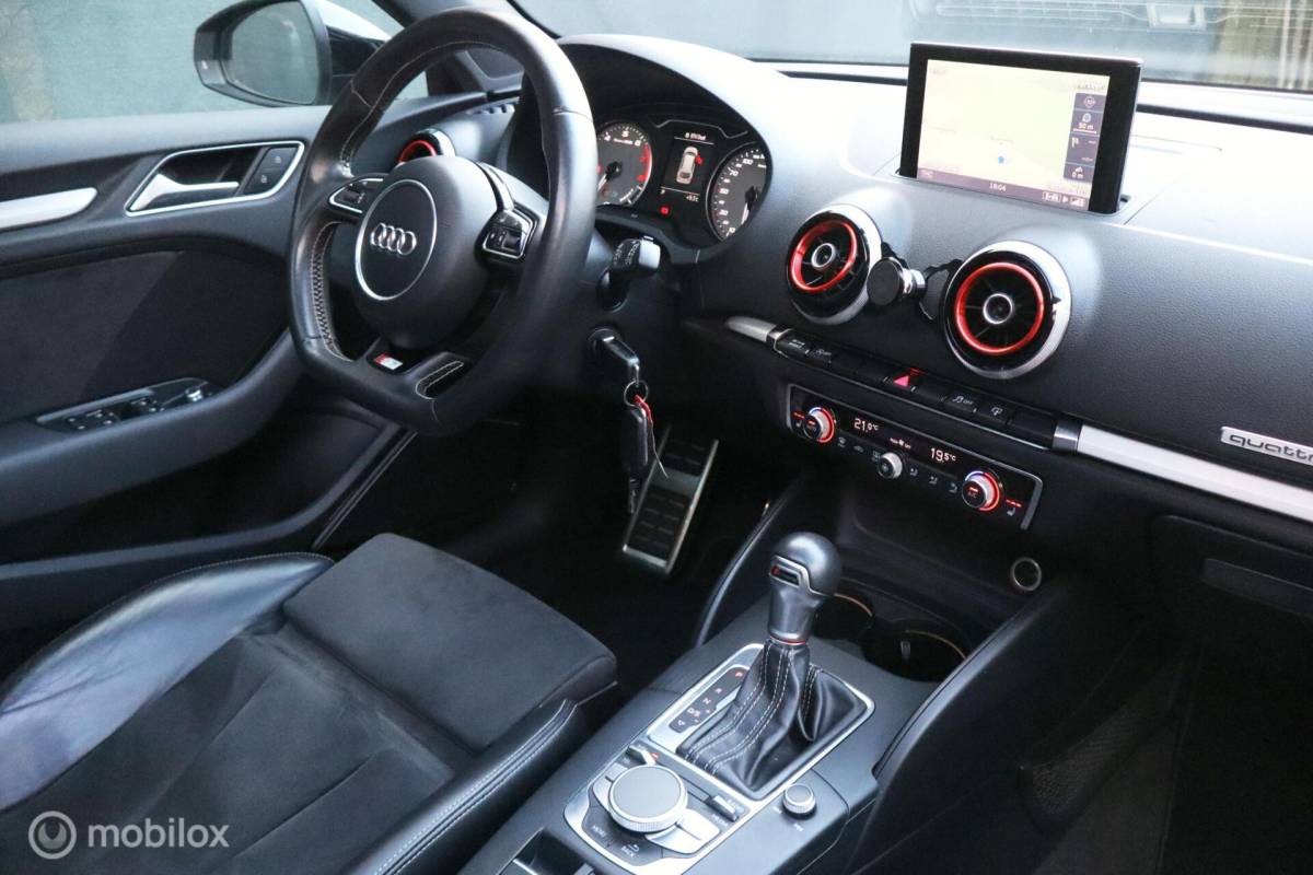 Audi S3 Audi S3 2.0 TFSI aut quattro 300pk Pro Line + | pano | LED