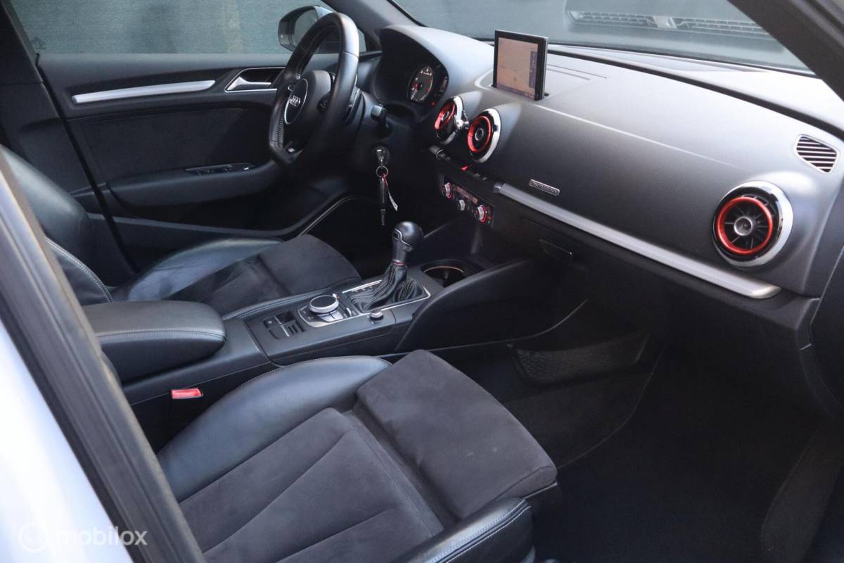 Audi S3 Audi S3 2.0 TFSI aut quattro 300pk Pro Line + | pano | LED