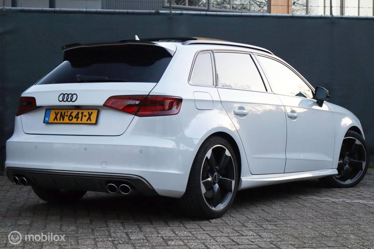Audi S3 Audi S3 2.0 TFSI aut quattro 300pk Pro Line + | pano | LED