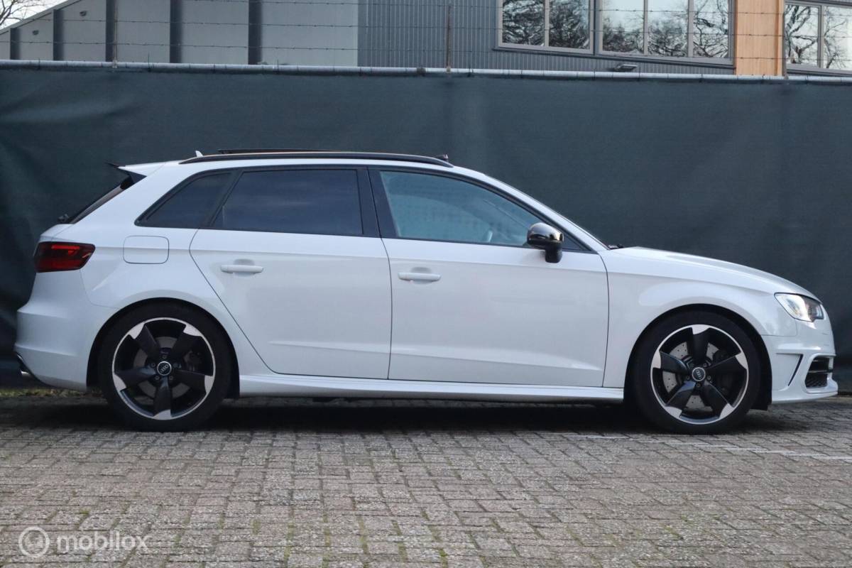 Audi S3 Audi S3 2.0 TFSI aut quattro 300pk Pro Line + | pano | LED