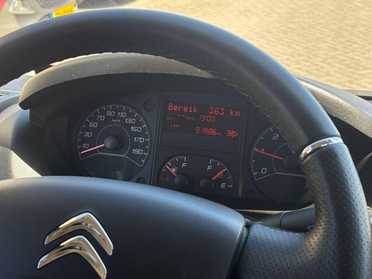 Citroën Jumper Citroen Jumper Dubbele cabine 2.2 BlueHDi 140pk L3H2 3.3t | 7 zitplaatsen | Navigatie | Cruise control | Trekhaak | Parkeersensoren | Sidesteps | Lichtmetalen velgen | Carplay/ Android Auto