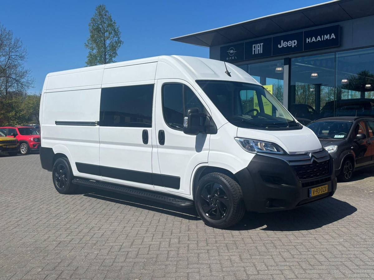 Citroën Jumper Citroen Jumper Dubbele cabine 2.2 BlueHDi 140pk L3H2 3.3t | 7 zitplaatsen | Navigatie | Cruise control | Trekhaak | Parkeersensoren | Sidesteps | Lichtmetalen velgen | Carplay/ Android Auto