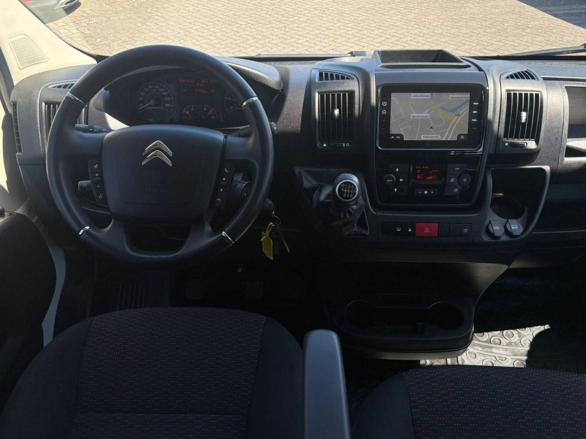 Citroën Jumper Citroen Jumper Dubbele cabine 2.2 BlueHDi 140pk L3H2 3.3t | 7 zitplaatsen | Navigatie | Cruise control | Trekhaak | Parkeersensoren | Sidesteps | Lichtmetalen velgen | Carplay/ Android Auto