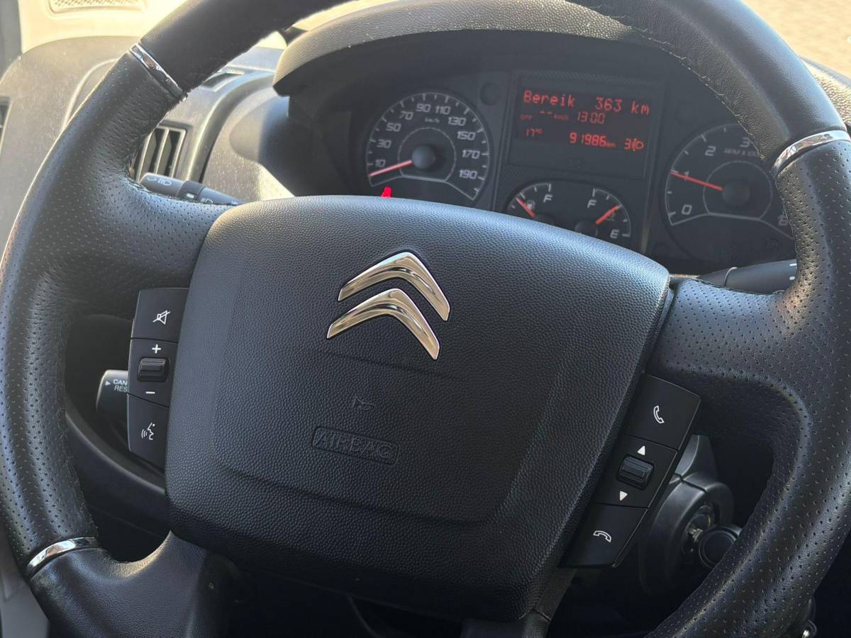Citroën Jumper Citroen Jumper Dubbele cabine 2.2 BlueHDi 140pk L3H2 3.3t | 7 zitplaatsen | Navigatie | Cruise control | Trekhaak | Parkeersensoren | Sidesteps | Lichtmetalen velgen | Carplay/ Android Auto