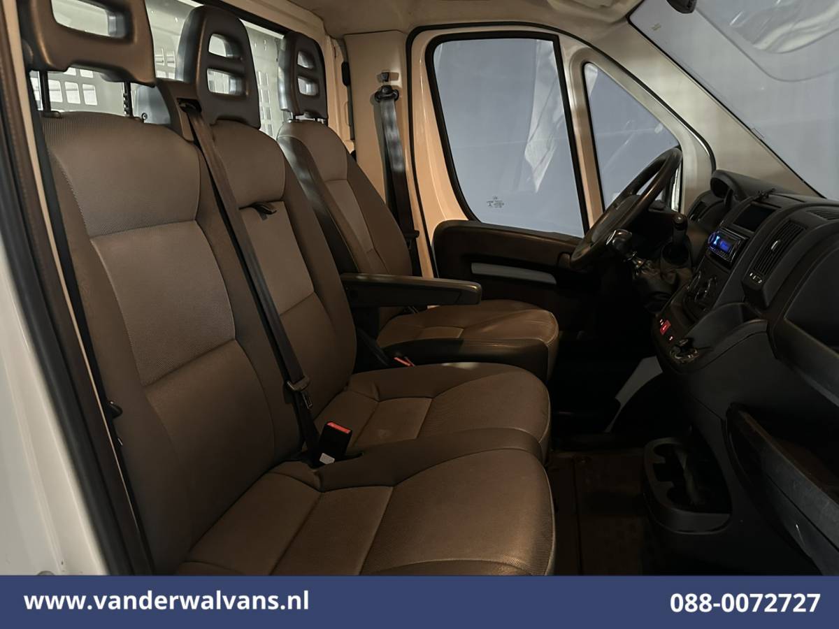 Peugeot Boxer Peugeot Boxer 2.2 BlueHDi 140pk Kipper Open Laadbak Euro6 Bijrijdersbank Bluetooth telefoonvoorbereiding