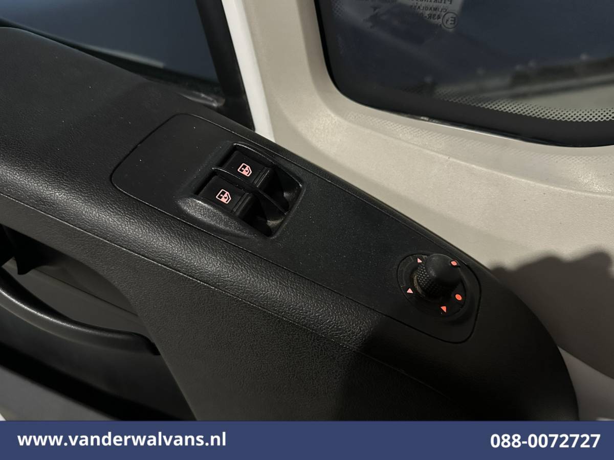 Peugeot Boxer Peugeot Boxer 2.2 BlueHDi 140pk Kipper Open Laadbak Euro6 Bijrijdersbank Bluetooth telefoonvoorbereiding