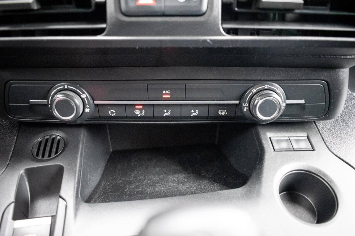 Opel Combo Opel Combo 1.5D L1H1 Edition|CAMERA|TREKHAAK|PDC|CARPLAY|DODEHOEKDETECTIE|CLIMATE
