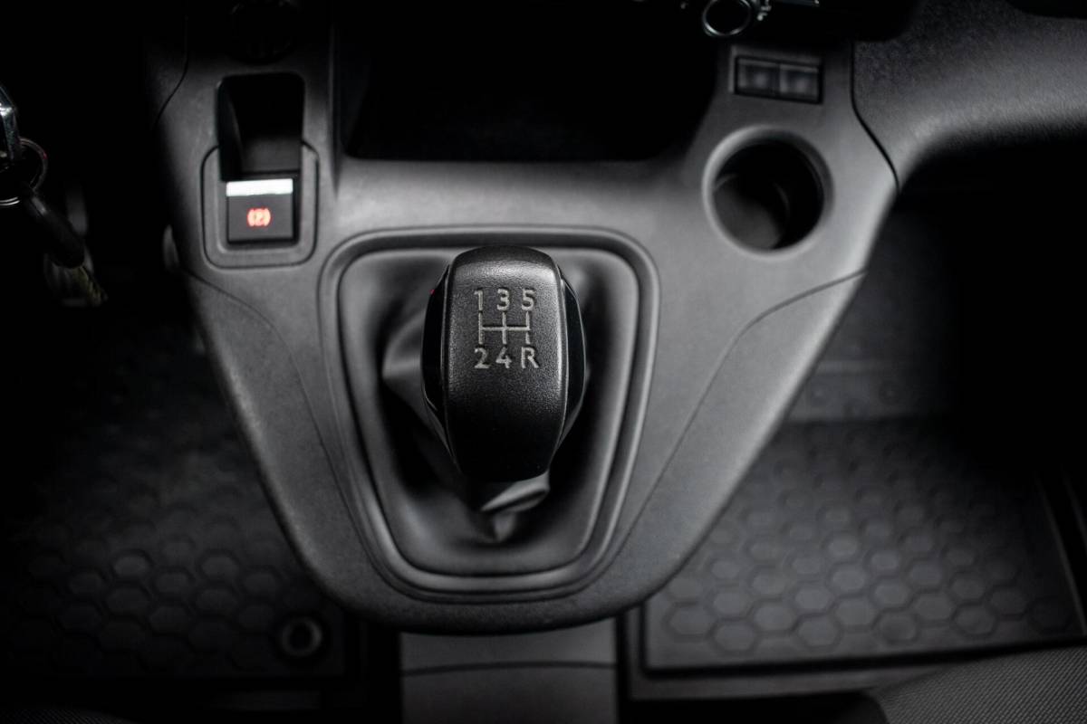 Opel Combo Opel Combo 1.5D L1H1 Edition|CAMERA|TREKHAAK|PDC|CARPLAY|DODEHOEKDETECTIE|CLIMATE