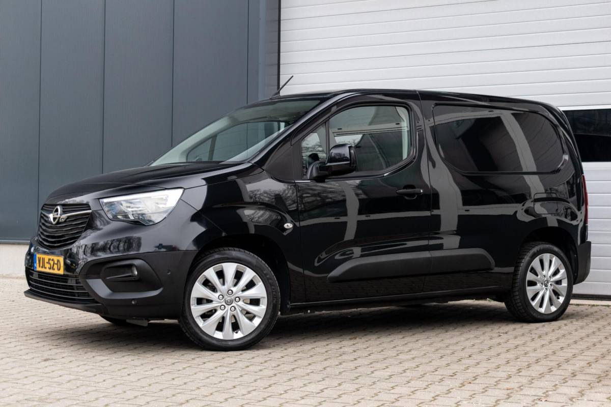 Opel Combo Opel Combo 1.5D L1H1 Edition|CAMERA|TREKHAAK|PDC|CARPLAY|DODEHOEKDETECTIE|CLIMATE