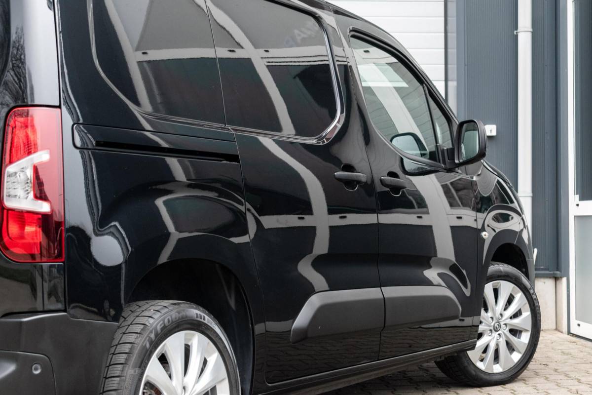Opel Combo Opel Combo 1.5D L1H1 Edition|CAMERA|TREKHAAK|PDC|CARPLAY|DODEHOEKDETECTIE|CLIMATE