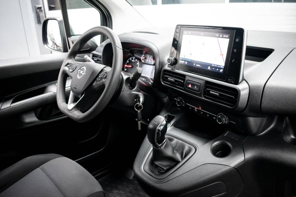 Opel Combo Opel Combo 1.5D L1H1 Edition|CAMERA|TREKHAAK|PDC|CARPLAY|DODEHOEKDETECTIE|CLIMATE