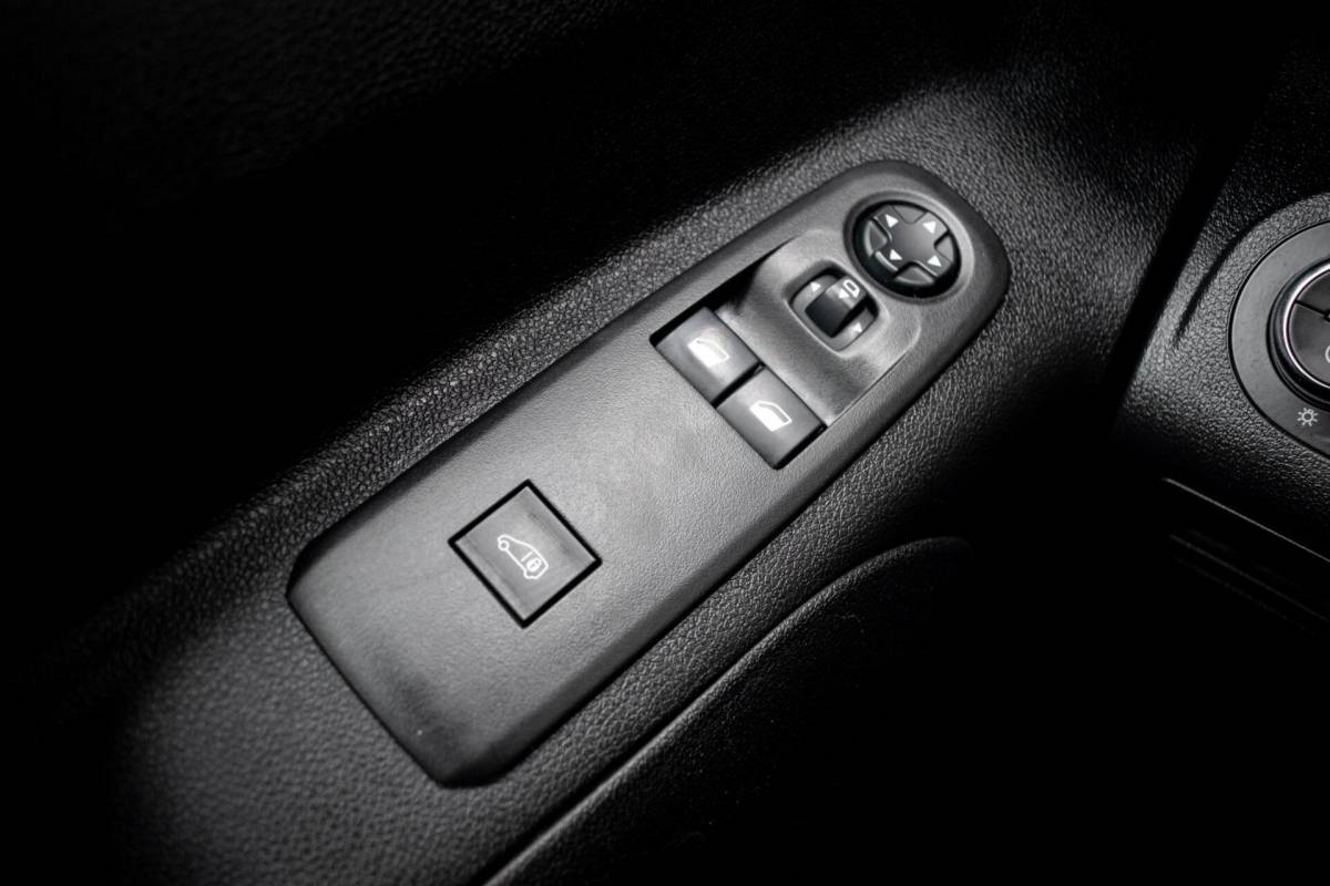 Opel Combo Opel Combo 1.5D L1H1 Edition|CAMERA|TREKHAAK|PDC|CARPLAY|DODEHOEKDETECTIE|CLIMATE