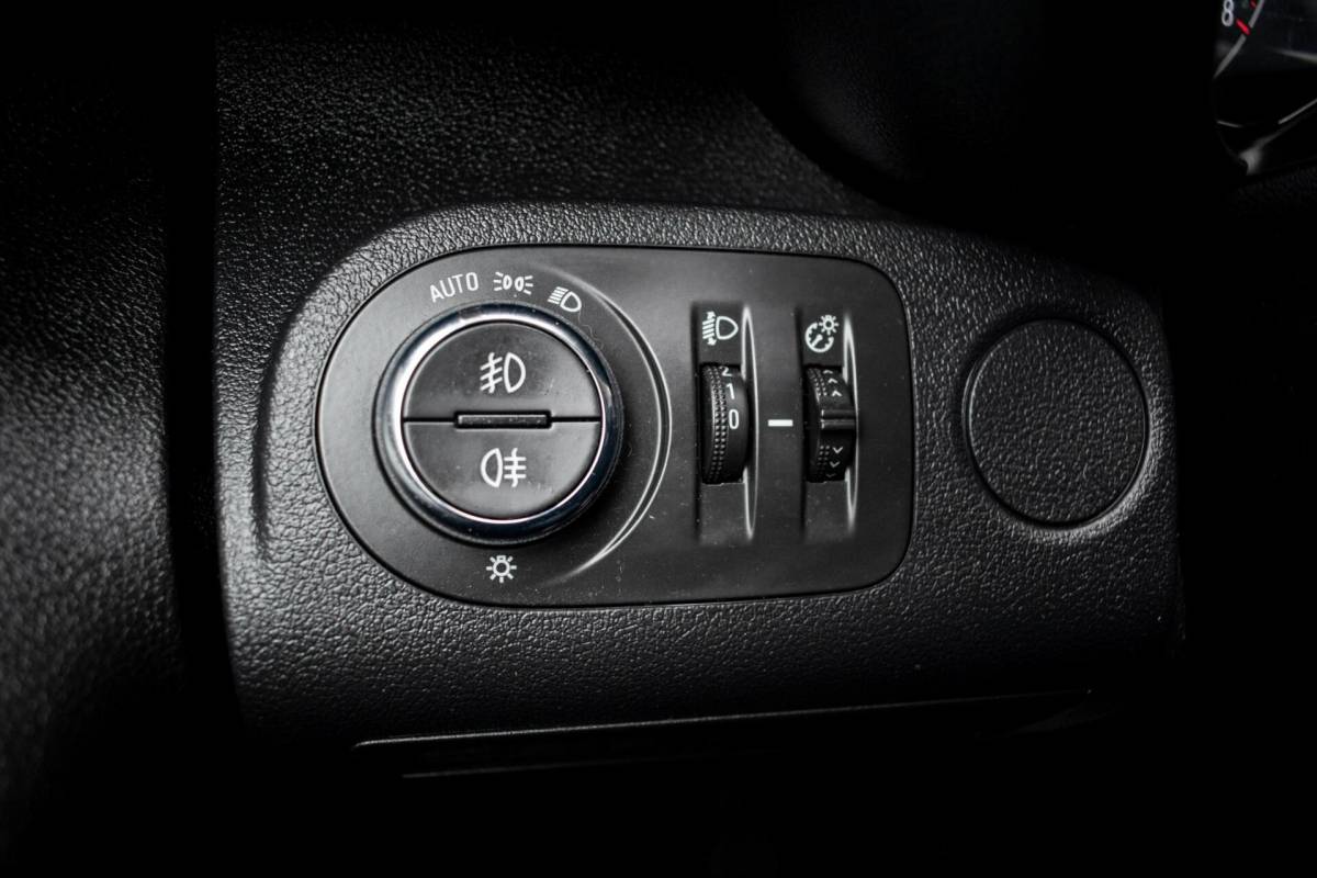 Opel Combo Opel Combo 1.5D L1H1 Edition|CAMERA|TREKHAAK|PDC|CARPLAY|DODEHOEKDETECTIE|CLIMATE
