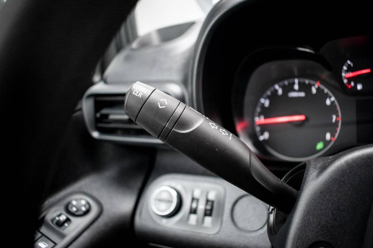 Opel Combo Opel Combo 1.5D L1H1 Edition|CAMERA|TREKHAAK|PDC|CARPLAY|DODEHOEKDETECTIE|CLIMATE