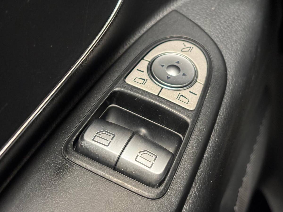 Mercedes-Benz Vito Mercedes-Benz Vito 114 CDI Extra Lang Automaat Airco ACC Camera Navigatie Apple Carplay/Android Auto Trekhaak Parkeersensoren